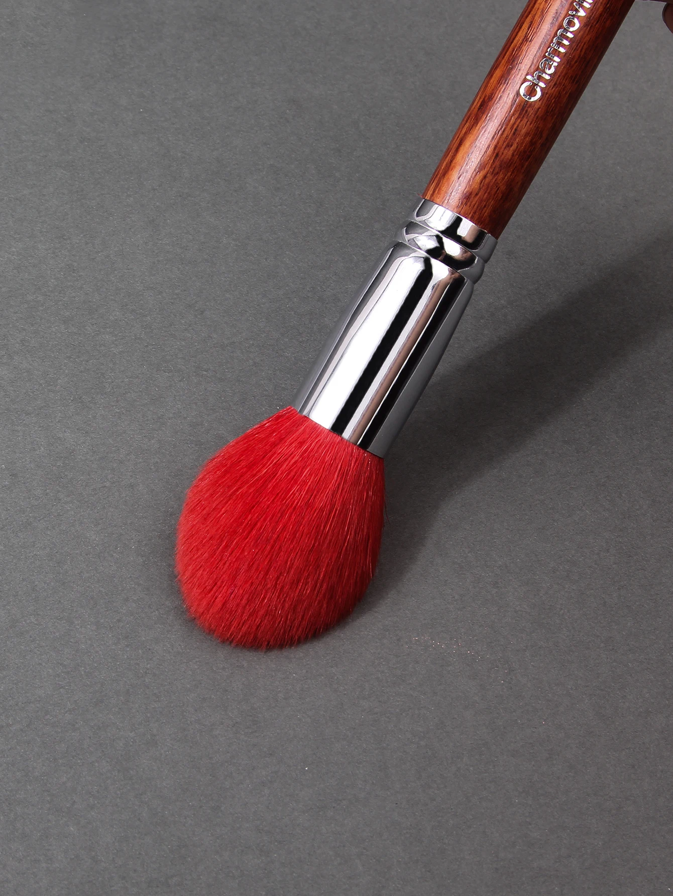 Professional Large Luxury Makeup Brush Mahogany Wood Handle with Natural Hair Setting Powder Foundation for Face Blusher Use