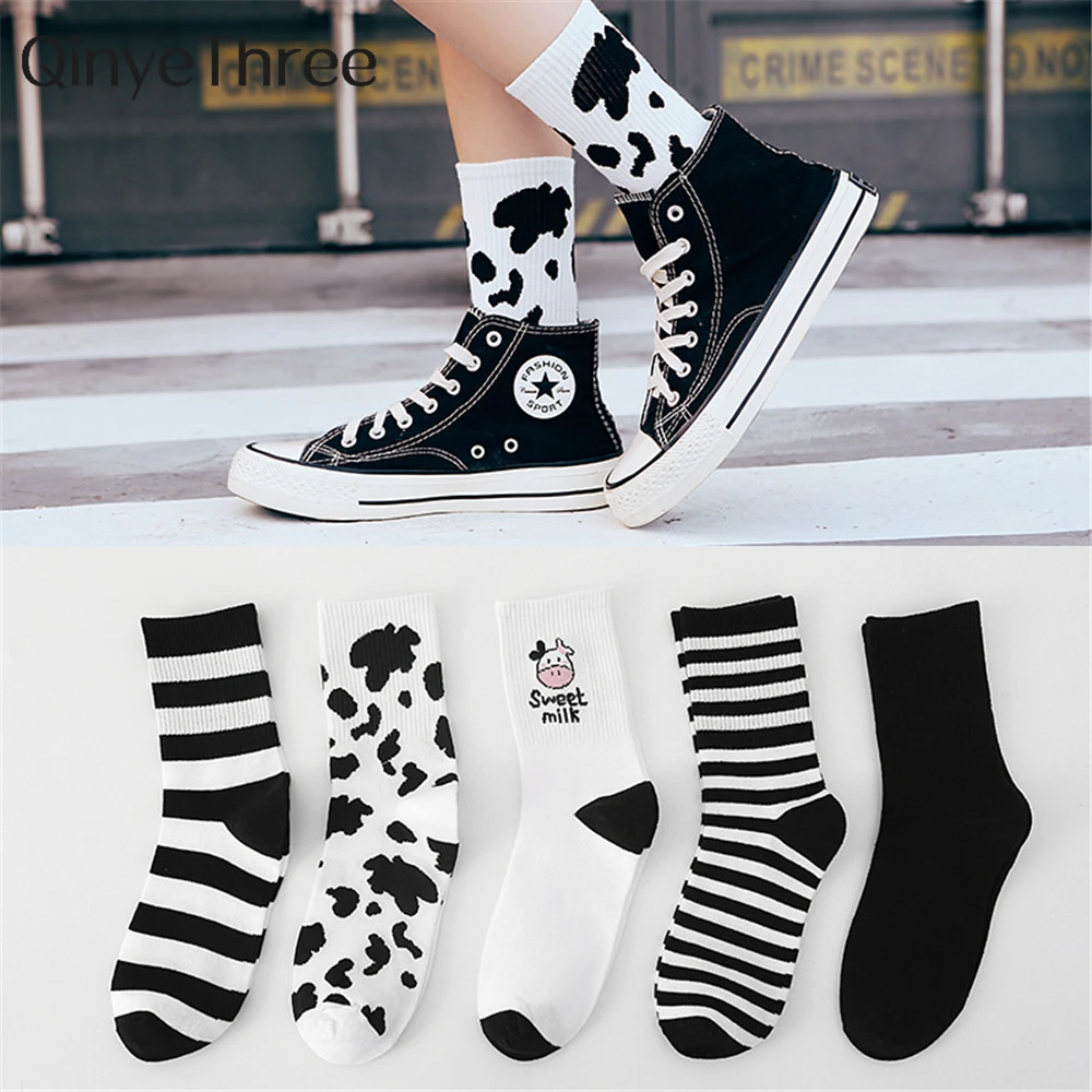 Nouvelle vache belle Harajuku Style japonais coton femmes rayé solide respirant décontracté dessin animé chaussettes blanc noir livraison directe