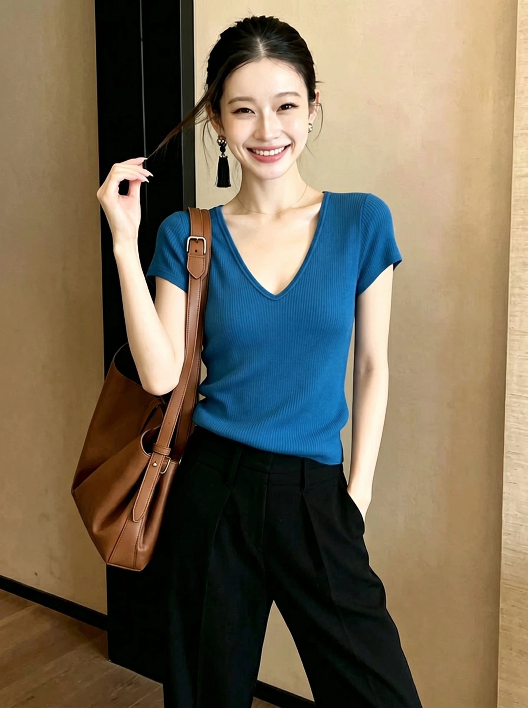 Korean Style Blue V-Neck Knitted Short Sleeve T-Shirt Women's Slim Fit Fashionable Top for Summer 2026 Advanced Sensation