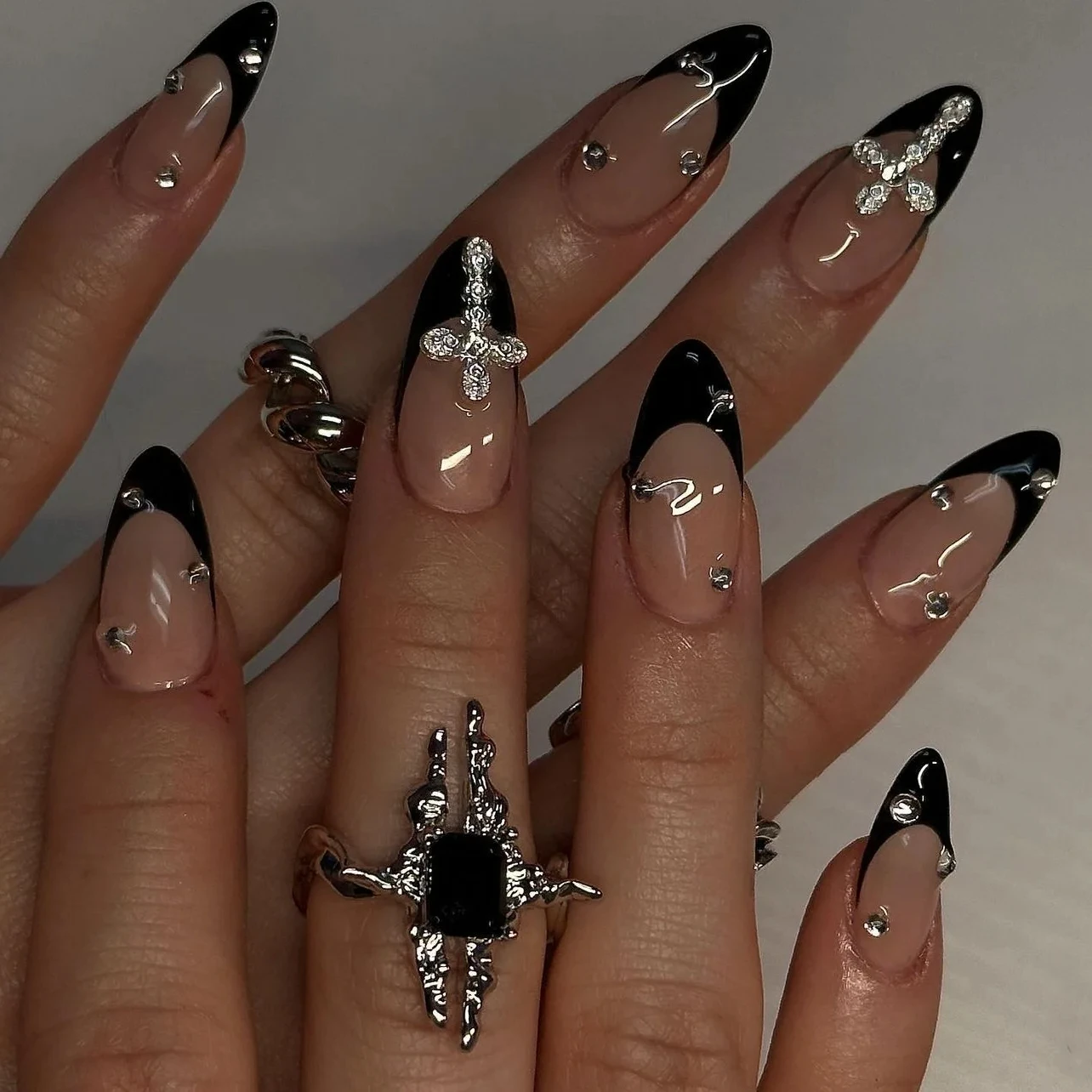 Azul escuro halo tingimento punk tira marrom escuro y2k amêndoa unhas falsas arte estrela lua unhas falsas charme imprensa em unhas ferramentas de manicure