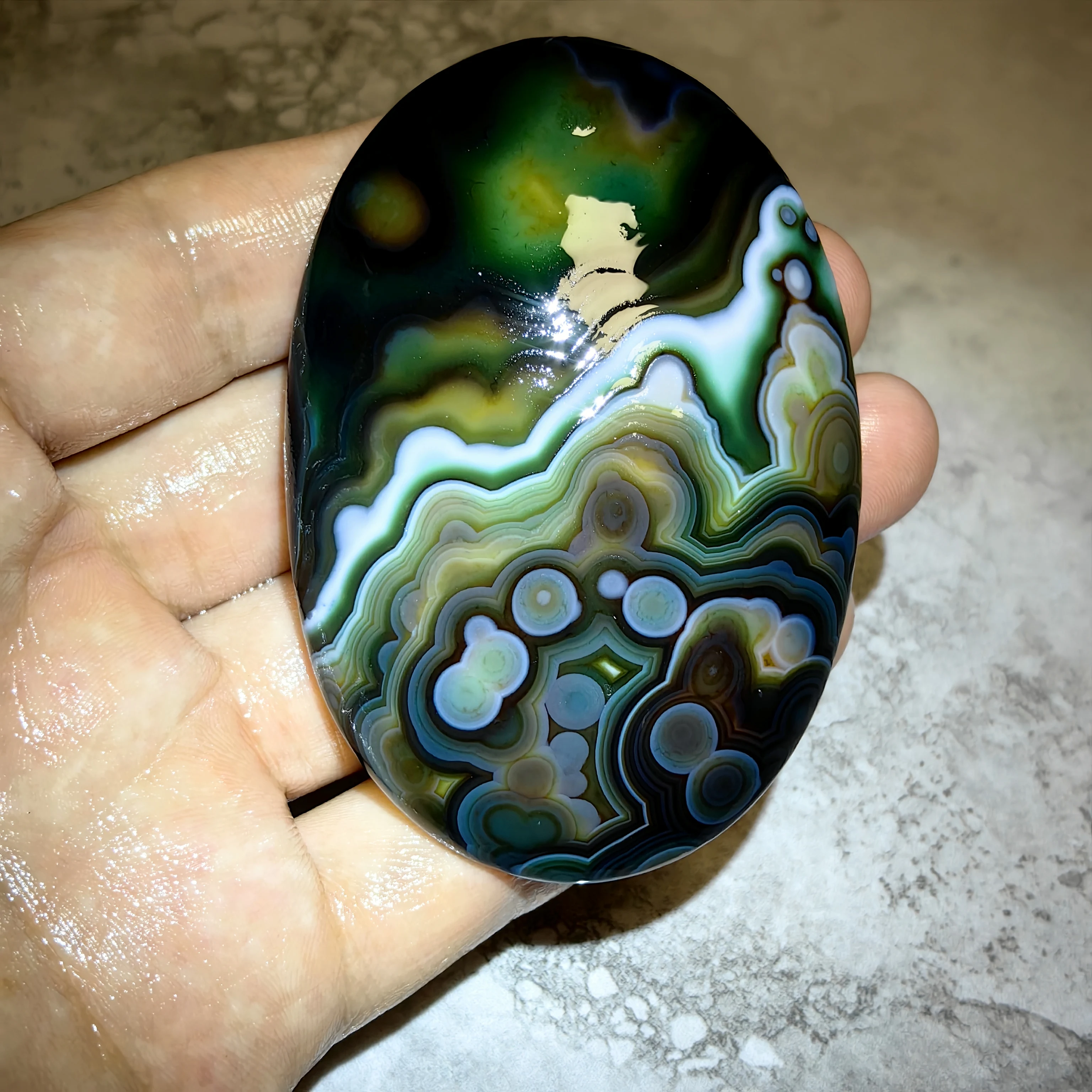 Natural Eye Agate Stone Palm Worry Stone Gobi Desert Mineral Specimen Collectible Decor