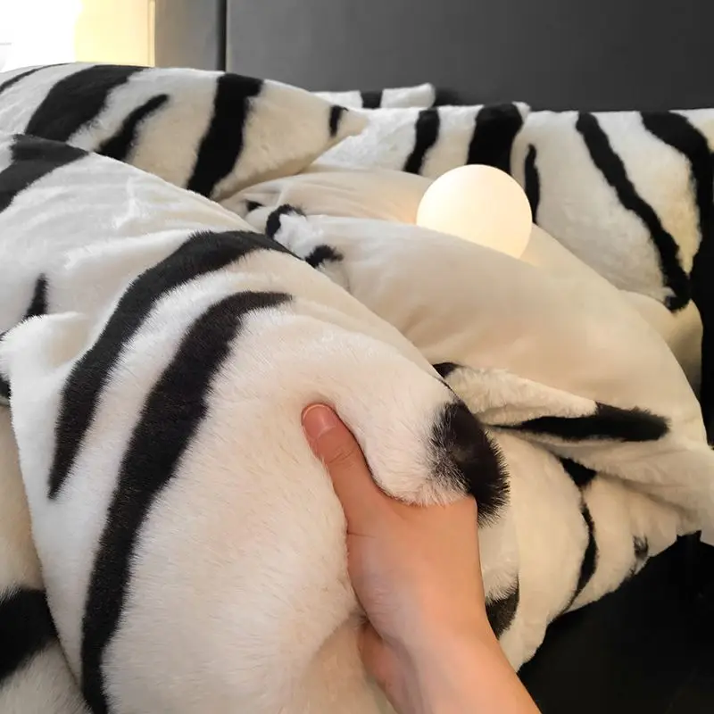 Milk Plush Thickened Plush Quilt Cover Warm Coral Plush Bed Set Class A Rabbit Plush Quilt Cover Sheet Pillowcase Four-piece Set