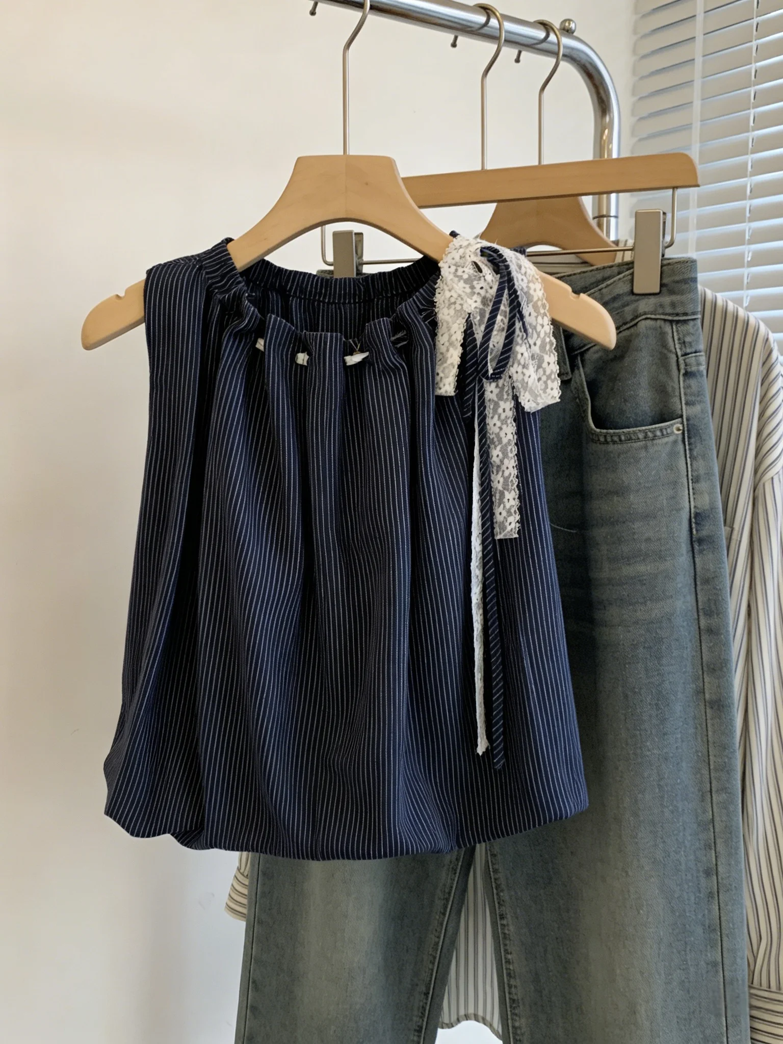 

Sweet Loose Lace Shirt with Knot for Women Summer 2026 Design Sensation Korean Style Casual Breathable Top