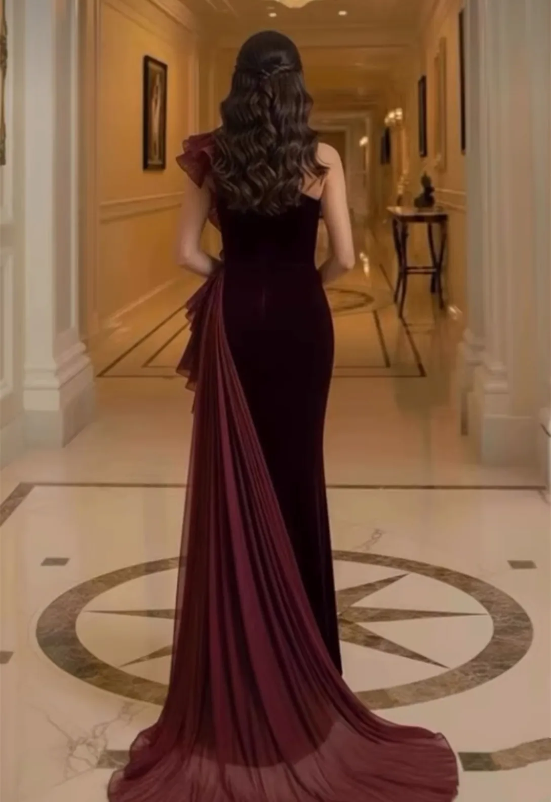 Aangepaste Lange Fluwelen Avondjurken Zeemeermin Eén Schouder Ruches فسات Bravo 1914 Prom Dress voor Vrouwen