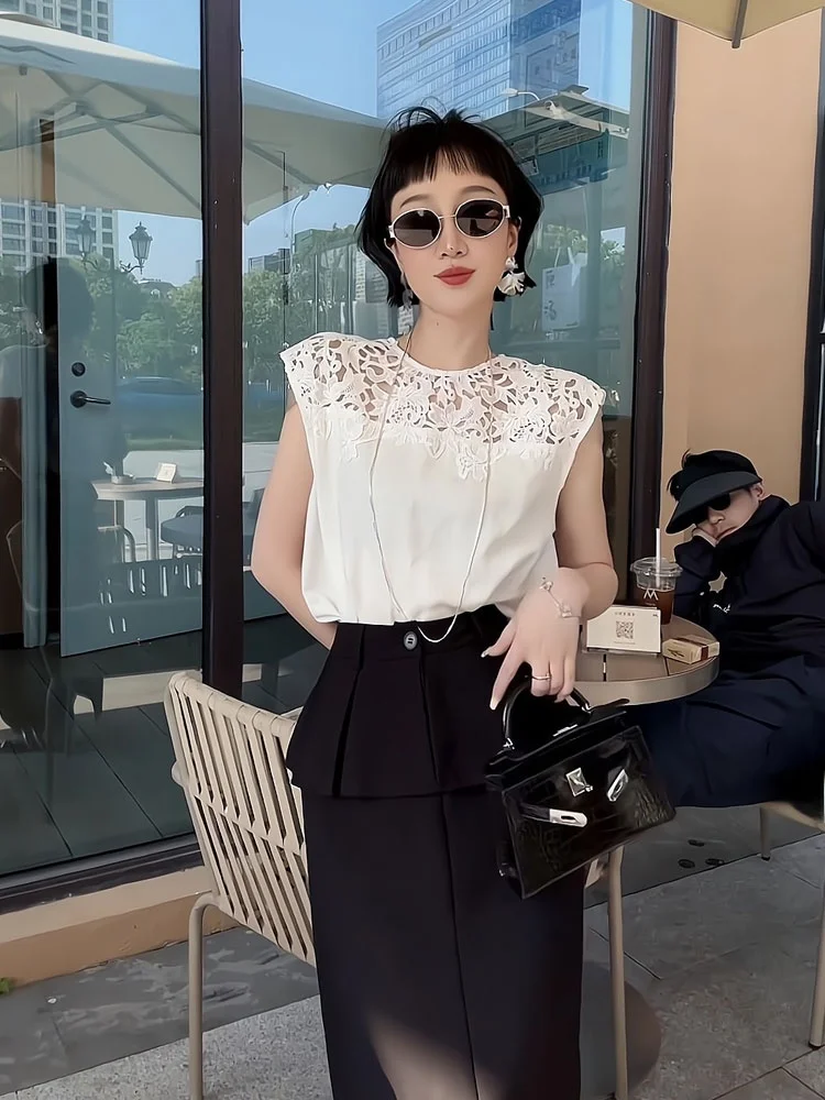 

Ele Hollow out Design Svel Vest round Ne Splicing oulder Top for Women Summer Faion High End European Brand