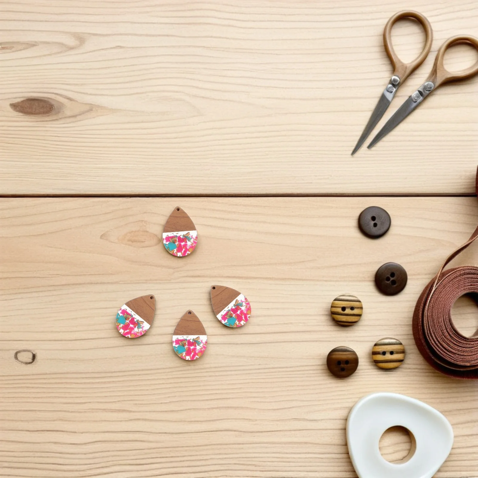 

5 Pcs Jewelry Making Supplies Resin Charm Necklaces Teardrop Pendant Crafts Natural Wood