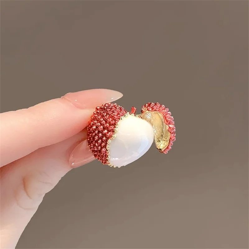 Fashionable Opening Red Lychee Alloy Brooches For Women Lady Cute Mini 3d Simulation Fruit Brooch Causal Party Jewelry Accessory