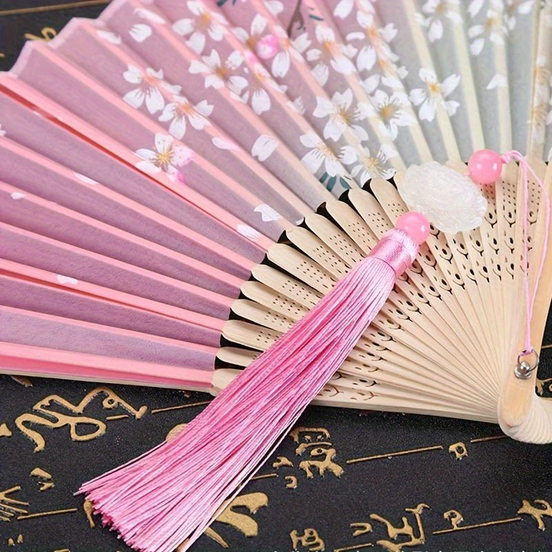 10 قطع من قلادة المروحة الشفافة المصنوعة من اليشم الاصطناعي ذات الألوان المختلطة مع شرابة هانفو يمكن استخدامها لتزيين عطلة الحفلات