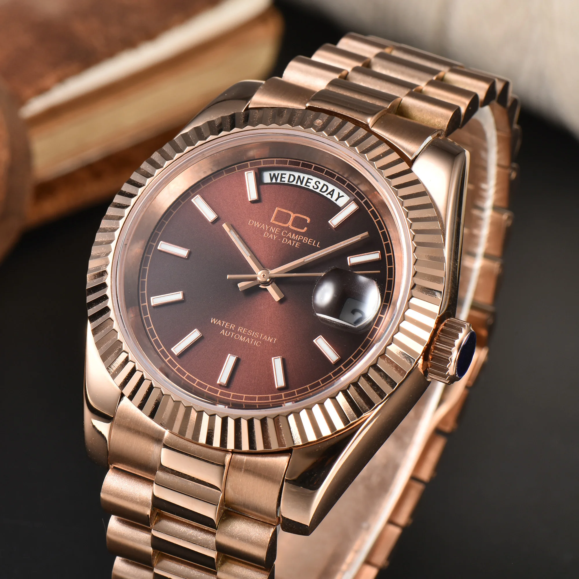Automatische mechanische Uhr 8285 mit wasserdichtem Saphirglas und leuchtendem Display, eine modische Armbanduhr