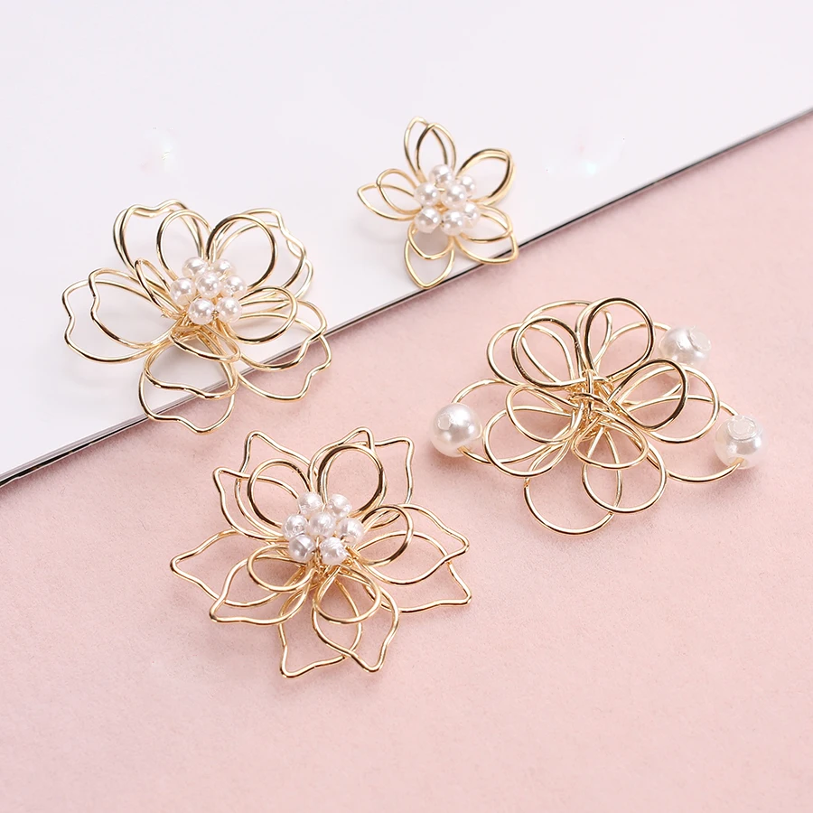 20pcs/lots Metal Hollowed Filigree Flowers Embellishments Connectors Charms Golden Plated For Earring Jewelry Making Accessories