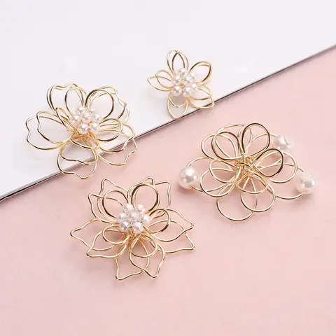 8pcs/lots Filigree Metal Flowers Wrap Connectors Charms Embellishments Accessories Golden Plated For Earring Hair Jewelry Making
