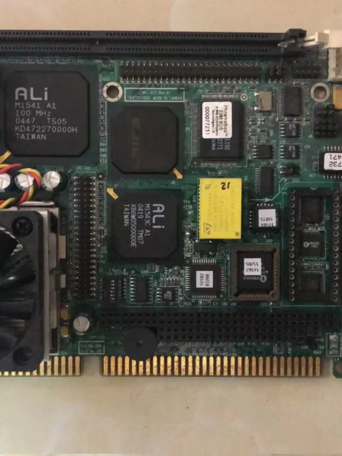 

Материнская плата устройства SBC-557 REV.A1