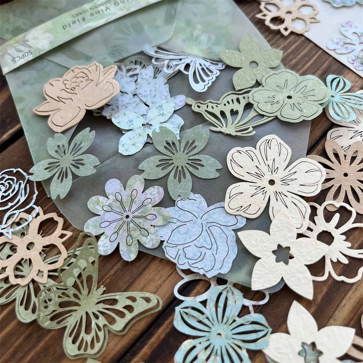 50 Pcs Vintage Flower Butterfly Decorative Paper Hand Account Diary Decoration Material Pape DIY Scrapbooking Collage Materials