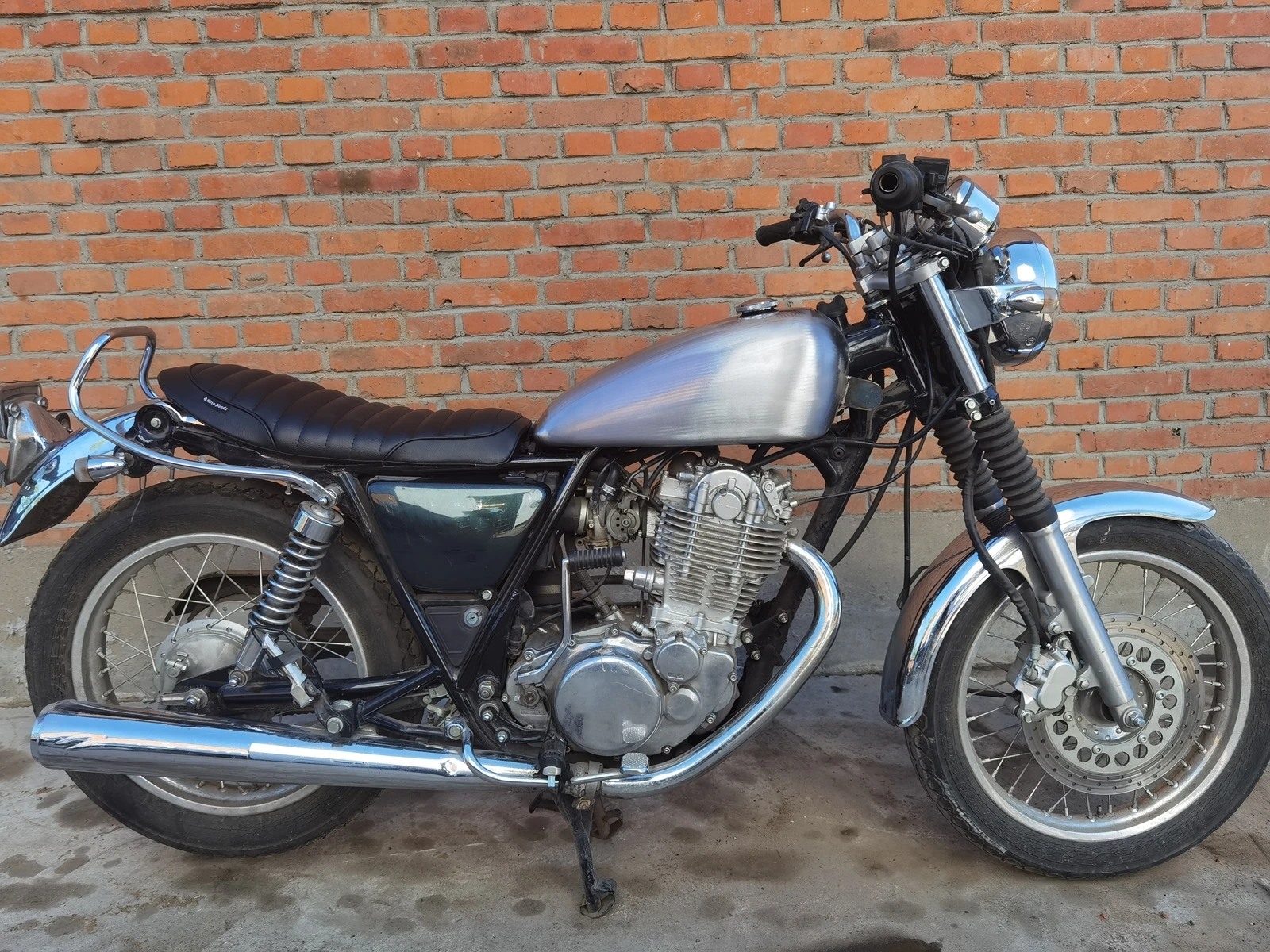 10 Liter Motorcycle Petrol Gas Fuel Tank W/ Gas Cap For YAMAHA SR400 500 SR500 SR 400 Accessories