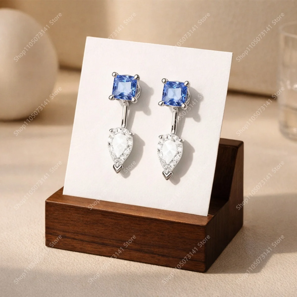 

Стильные и легкие роскошные серьги-гвоздики с синим цирконом, незаменимые украшения для рабочего места и повседневной жизни - идеальный подарок на день рождения