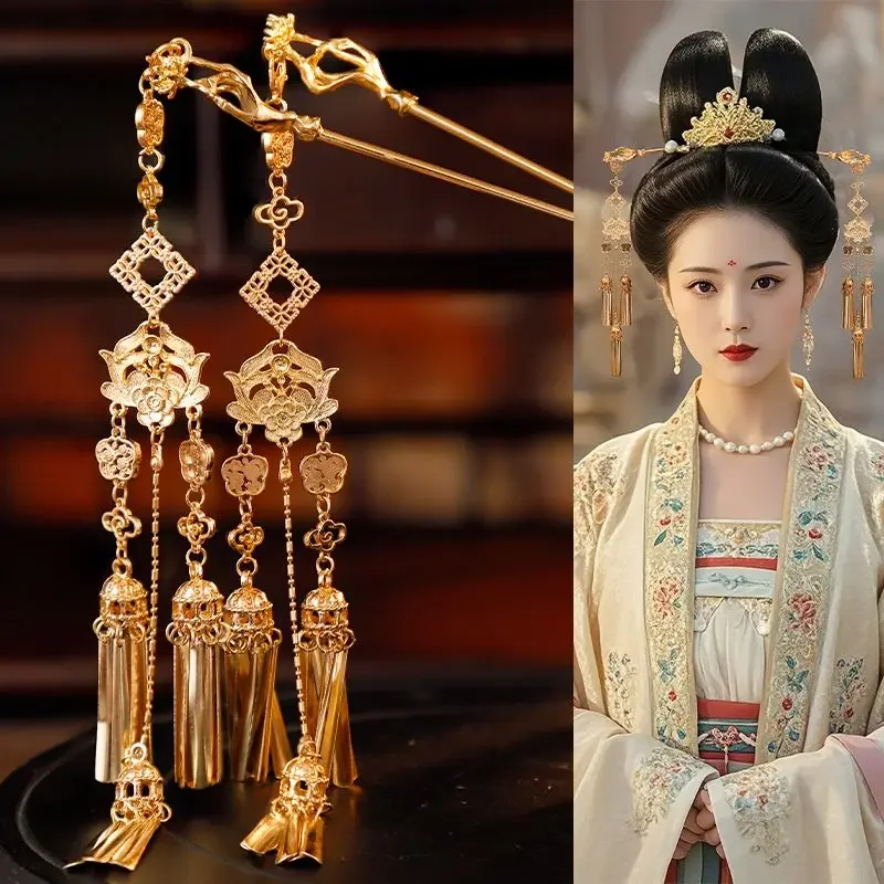 

Womens Hair Stick Gold-plated Hand With Metal Fringe Headwear