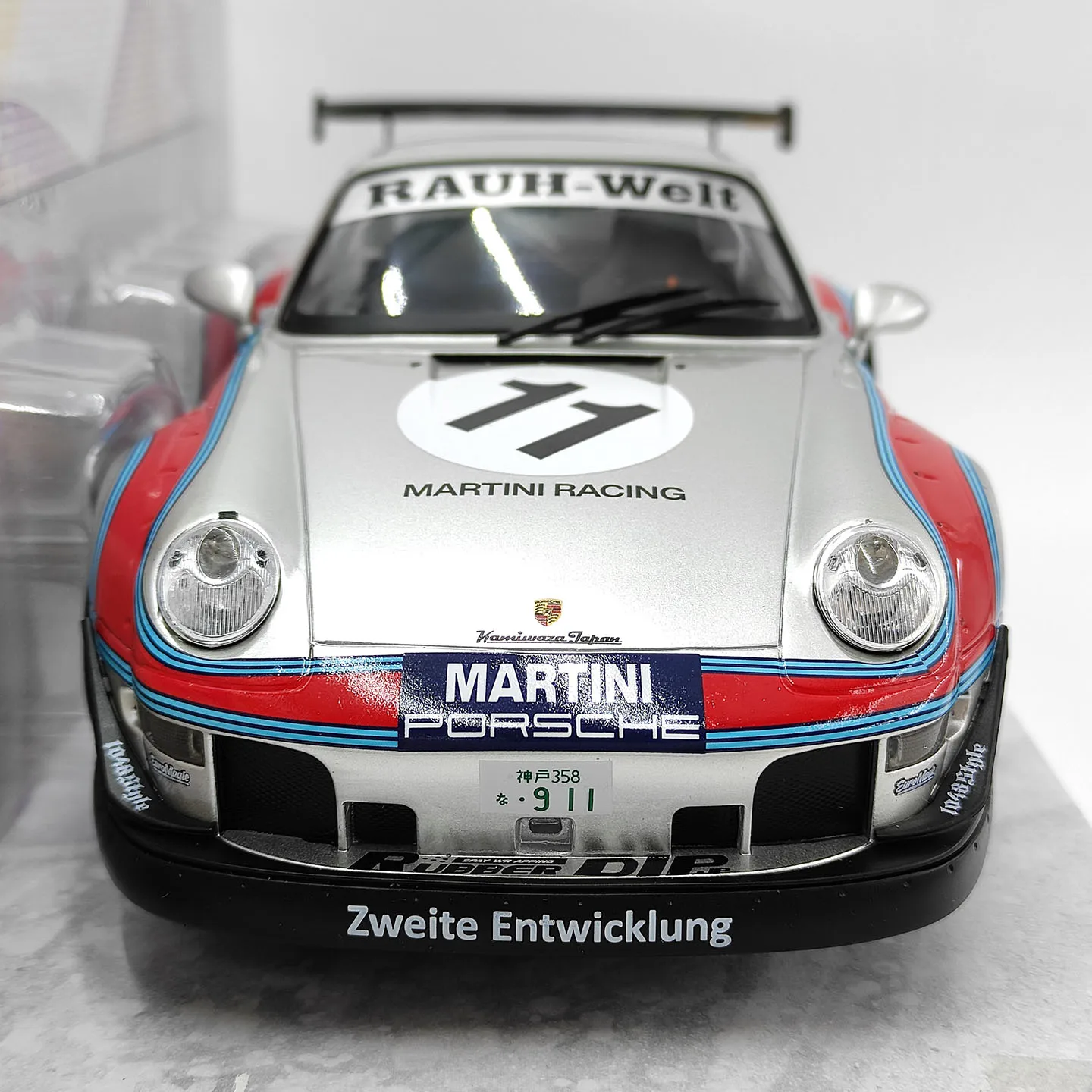 Diecast SOLIDO S 1:18 Scale RWB KAMIWAZA RACING 2020 #11 Alloy Car Model view 3