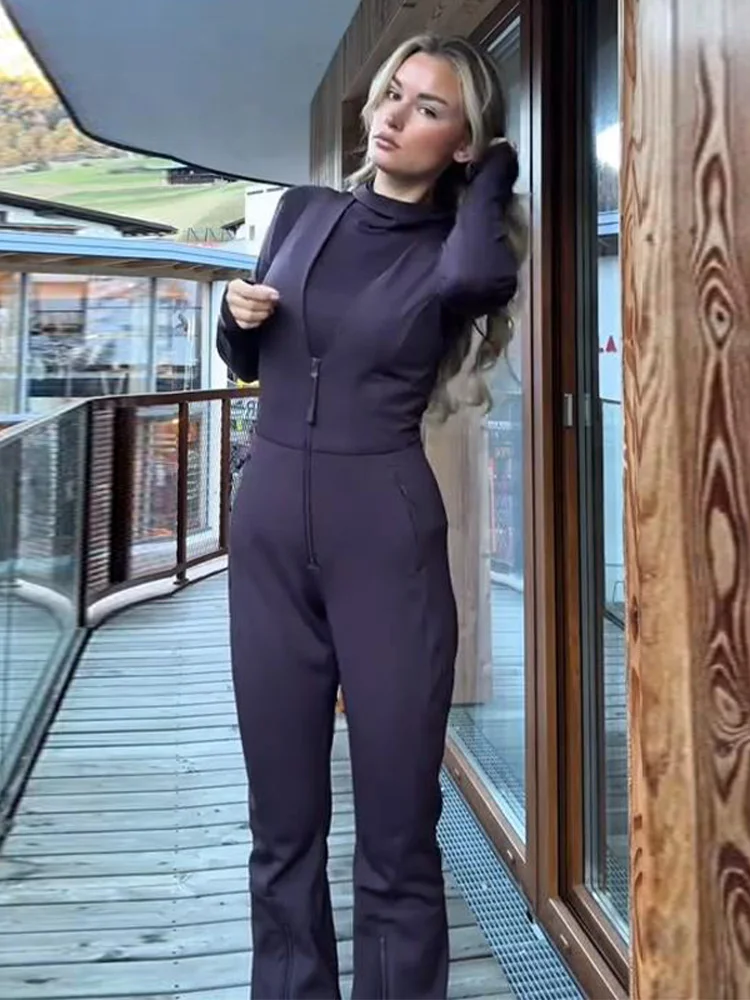 ชุดสกีแบบจั๊มสูทแฟชั่นสำหรับผู้หญิง กันลม แขนกุด ซิป ทรงเข้ารูป รุ่นใหม่ ฤดูใบไม้ร่วง ฤดูหนาว 2025 ชุดสโนว์สูทแบบออลอินวัน