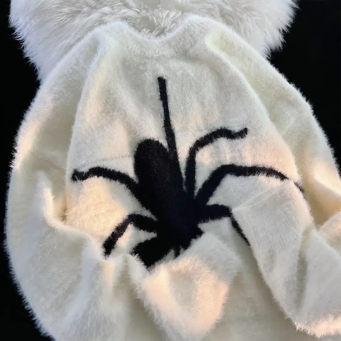 

Retro American Spider Embroidered Knitwear Loose round Ne Mink Velvet ex Autumn Winter Lazy Sle Couple's Sweater