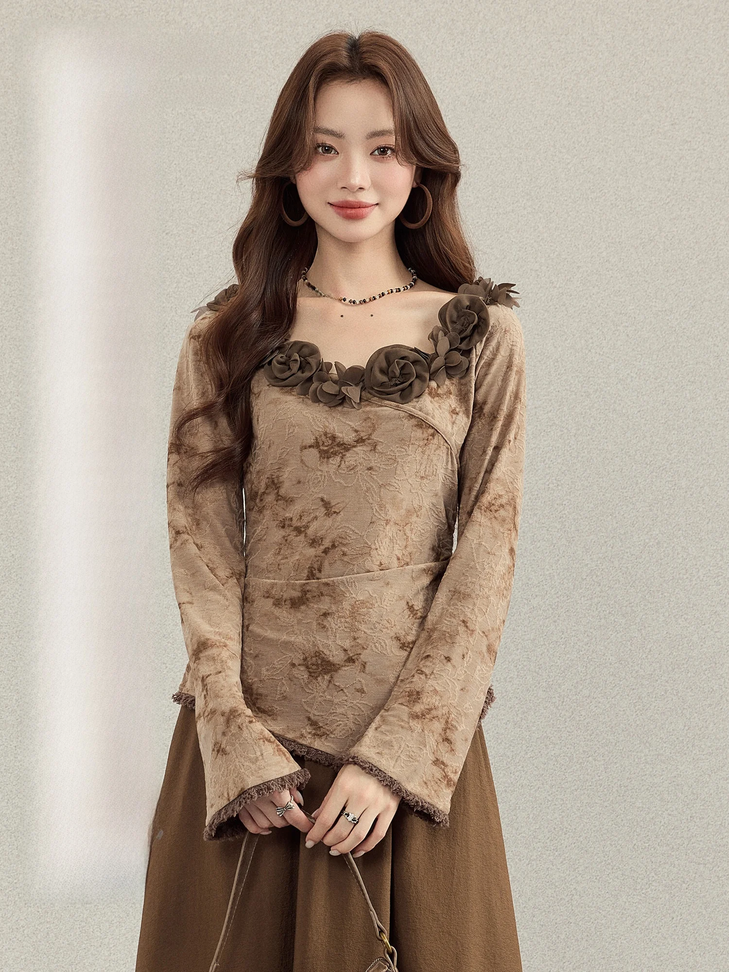 

Retro Floral Long Sve T-irt Women's Autumn adient Irregular Design Sense Frayed Top Korean Sle Commute Floral P...