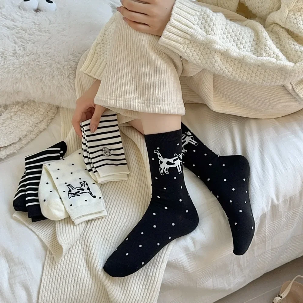 

Black White Socks Women Cartoon Cat Embroidery Japanese Kawaii Cute Socks Casual Fashion Striped Girls Cotton Elastic Long Socks