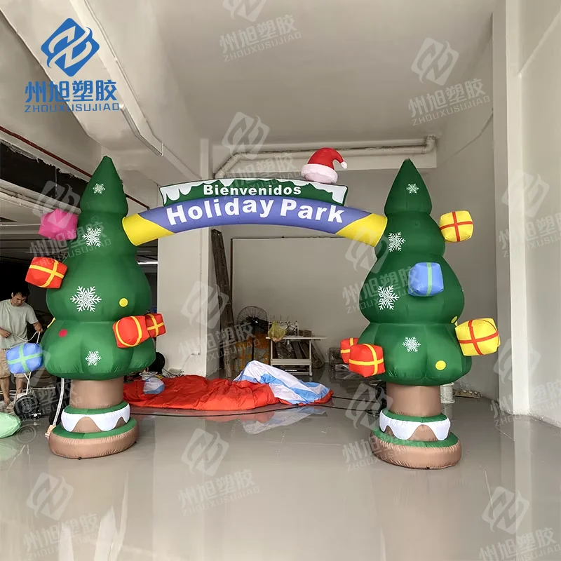 Porta gigante dell'albero gonfiabile di Natale per la decorazione dell'arco di Capodanno
