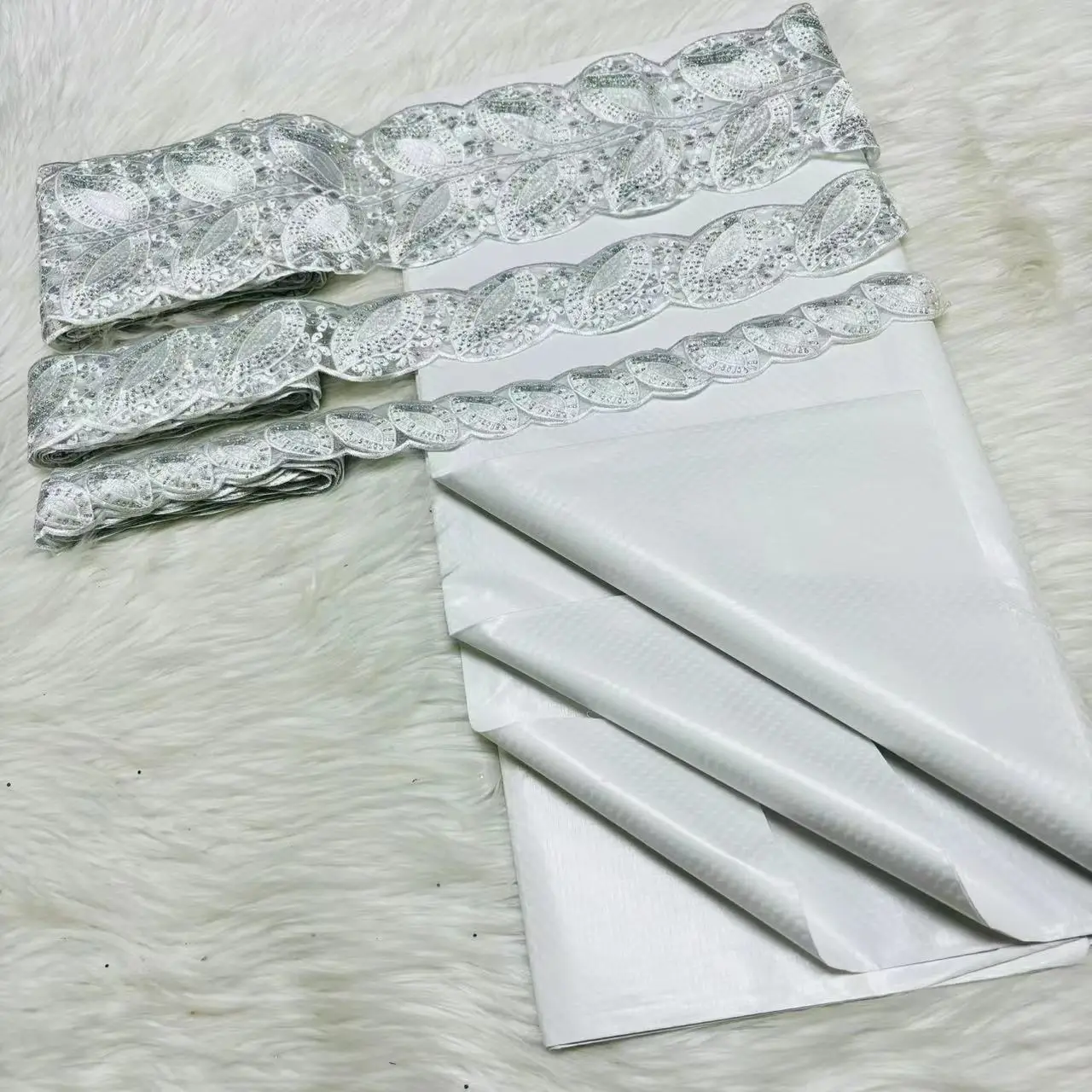 

100% Австрийский хлопковый жаккардовый ткань для платьев, высококачественный, 5 ярдов, Базин Рише, парфюмированный дамаск Шадда + 15 ярдов кружевной ткани