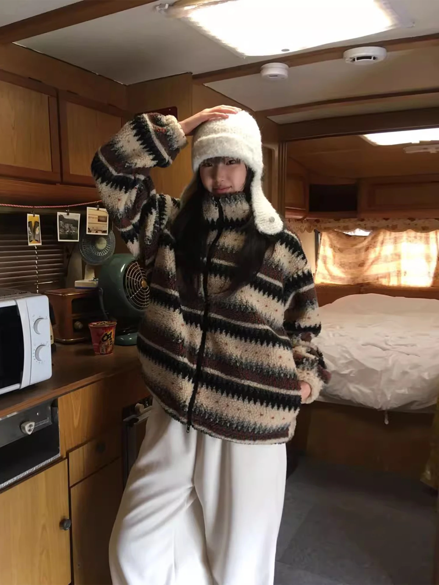 

Retro Fair Isle Embroidered Stand Collar Versatile Lamb Fur Jaet Women's Winter New Warm Fce Cotton Coat Long Sve Zipper