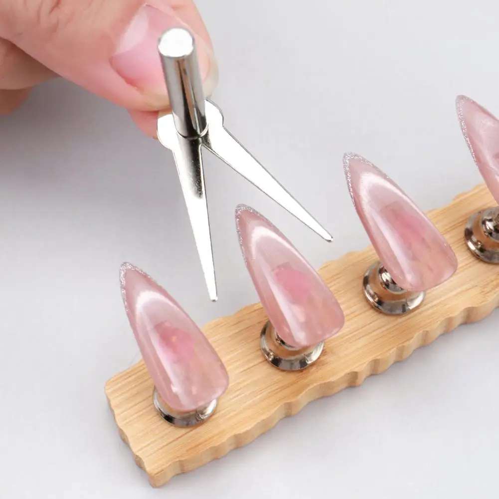 Strumento magnetico per occhi di gatto francese a forma di V con magnete per bastoncini magnetici per unghie Strumenti per accessori magnetici per smalto per occhi di gatto