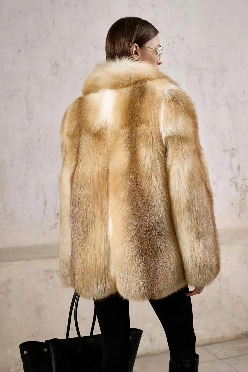 Women's red fox fur coat, high-quality fox fur coat, winter warmth and fashion, European street style