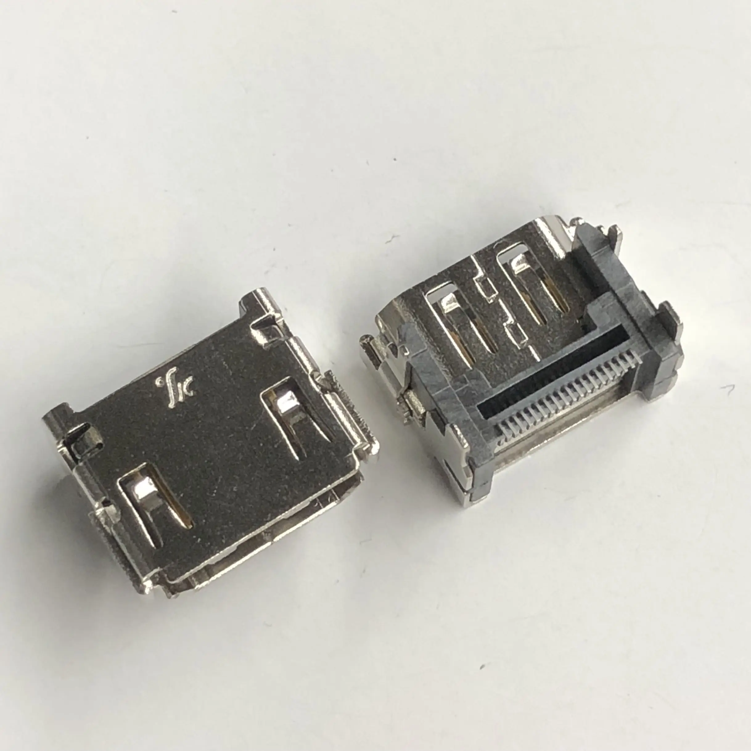 สำหรับช่องเสียบ HDMI ความละเอียดสูง แบบ HDMI AF 19 พิน