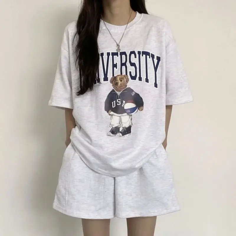 

Новый комплект спортивной одежды для женщин 2024: свободные футболка и шорты, удобный и дышащий, для осени