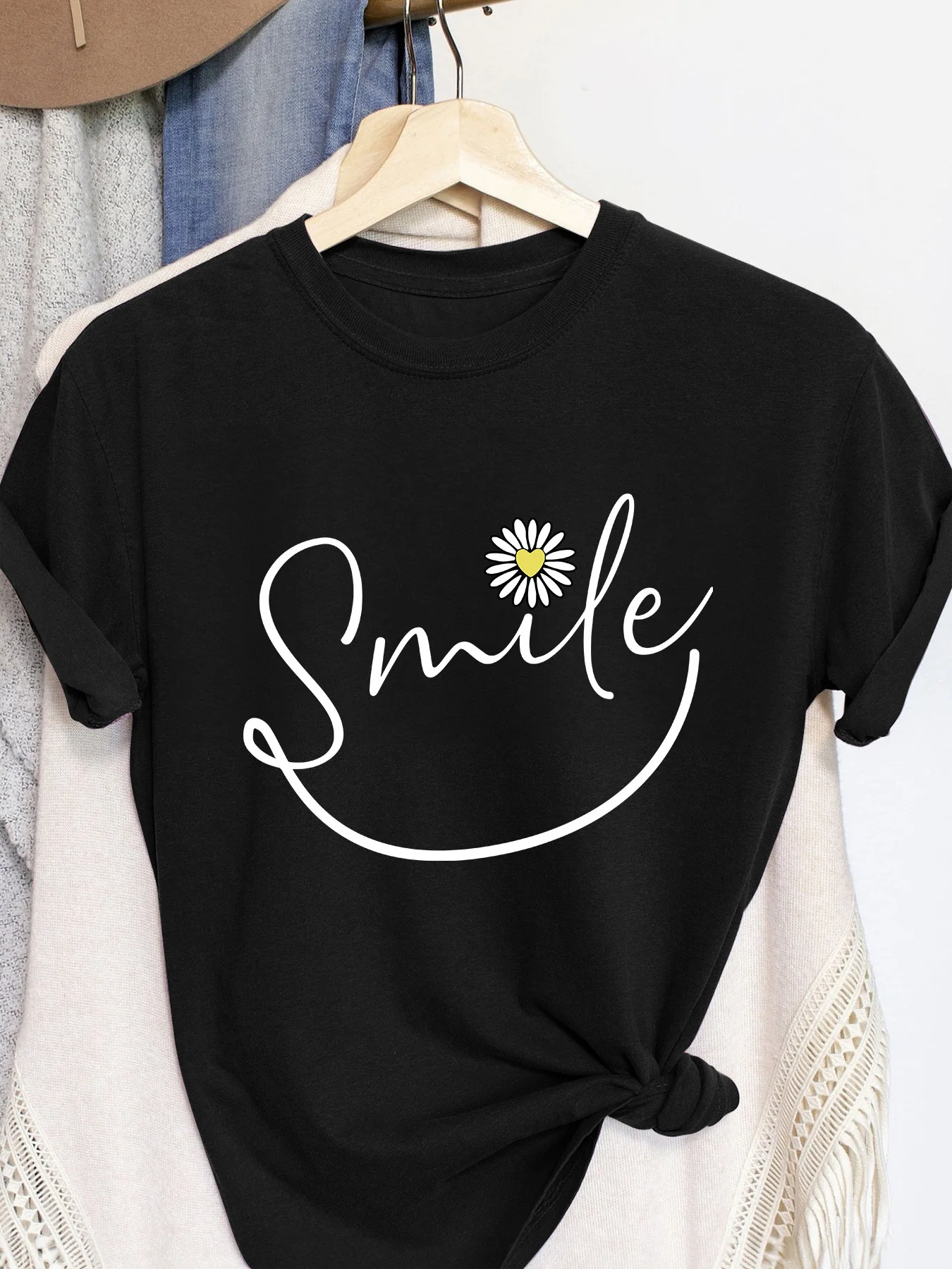 

Women's Smile & Daisy Graphic Print Olive Green T-Shirt - Soft Breathable Short Sleeve Crew Neck Casual Top for Summer &