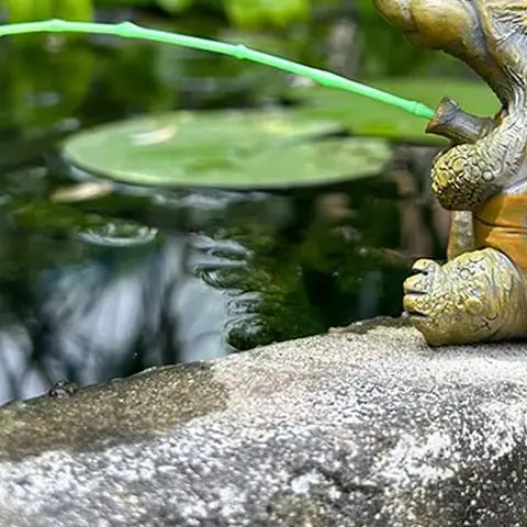 Creative Rope Fishing Turtle Statue Cute Simulation Turtle Resin Figurine Animal Sculpture Ornament Outdoor Home Garden Decor