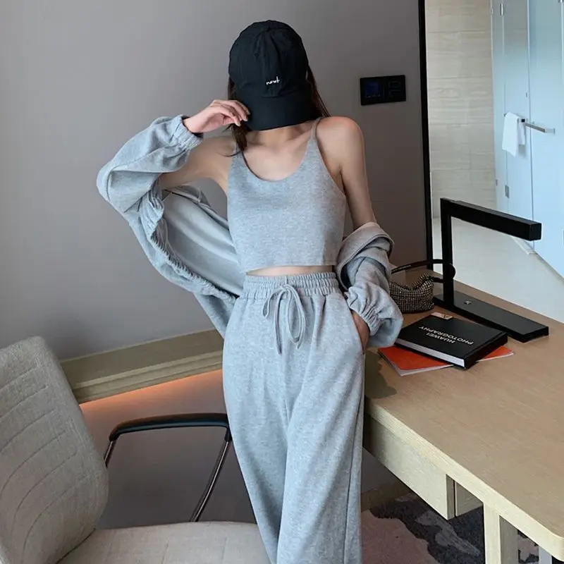 

Весна-Осень 2026: Новый корейский повседневный модный свободный комплект из трех предметов для женщин: куртка, длинные брюки, топ с коротким рукавом и высокой талией