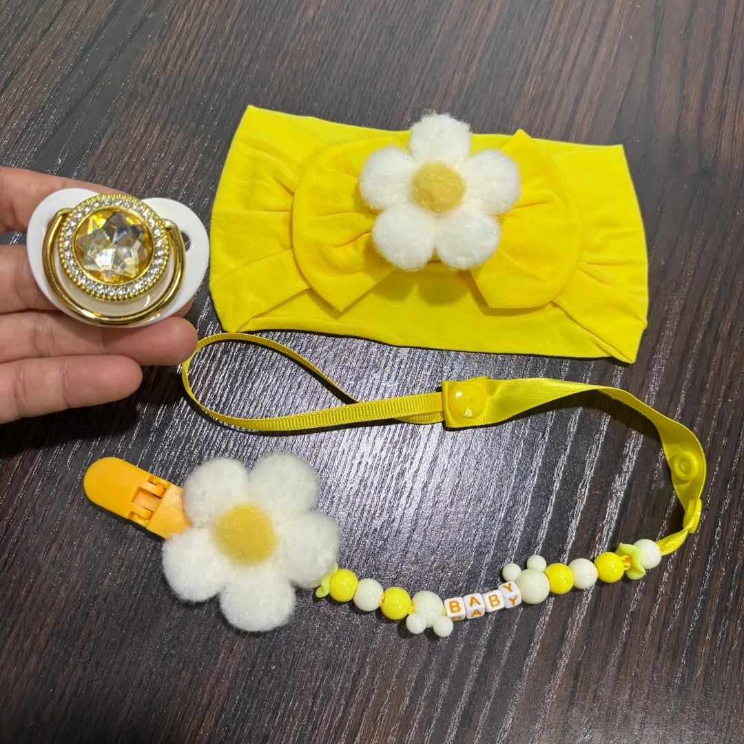 Newborn hair accessories Cute Baby Pacifier Simulated Breast Nipple with Dust Cover Soft Silicone Soother BPA-Free Gentle Design