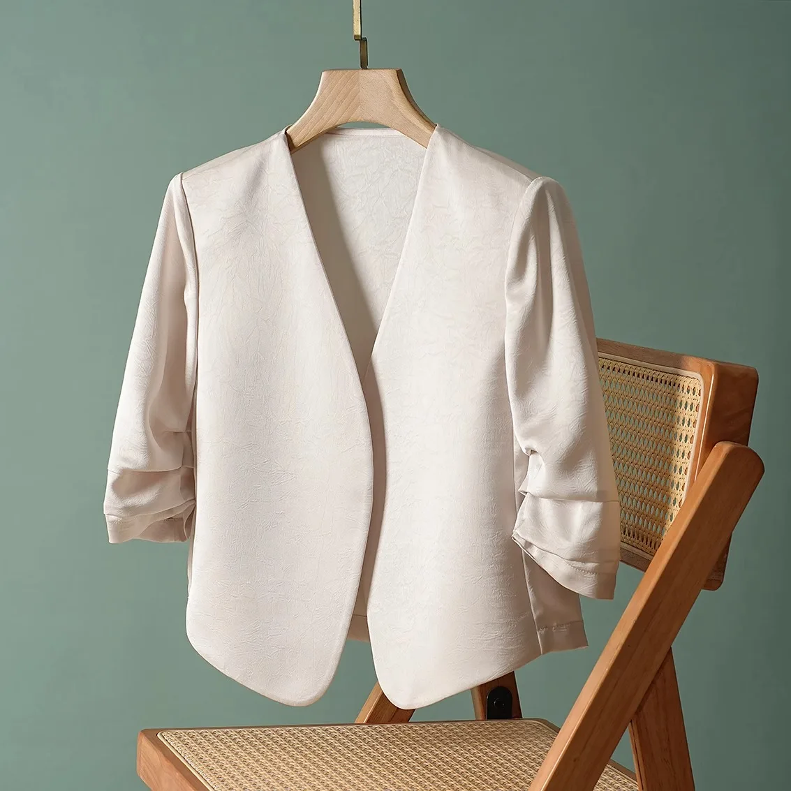 

Elegant And Youthful Woman Blazer Bubble Fastening Varsity Half Thickened Patch Tassel Chaqueta O Neck Color-Blocked Cuffs