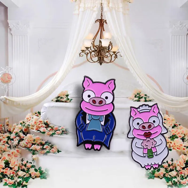

2pcs Anime-themed clothing badges, wedding enamel brooches, cute little pigs, bride and groom badges