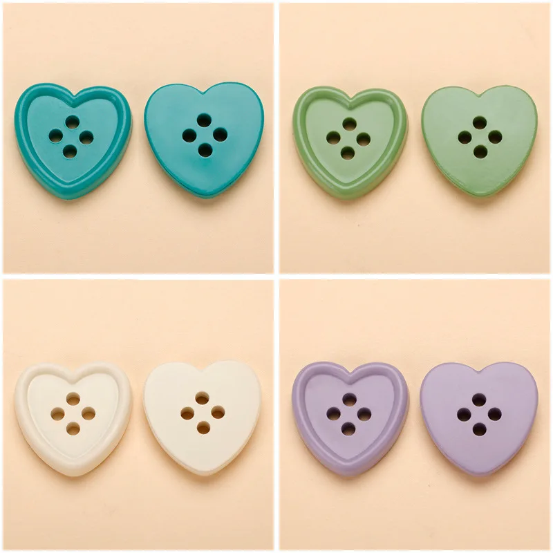 20 قطعة أزرار لطيفة على شكل قلب ملون أزرار بلاستيكية للملابس لوازم حرفية ذاتية الصنع 15 مللي متر ملحقات الخياطة المزخرفة للأطفال