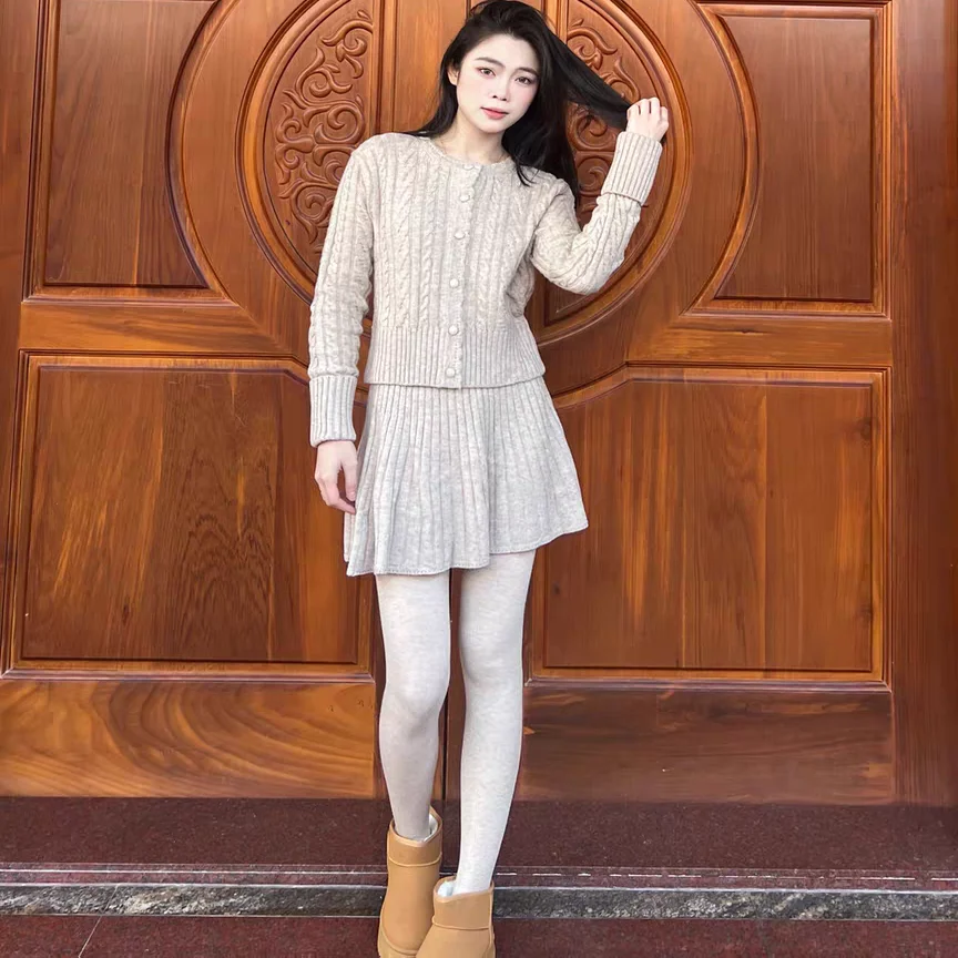 

Design Knitted Twisted Two-Color Sweet Cool Skirt And Top Set Ele Sle Long Sve round Ne Button Closure for Teens