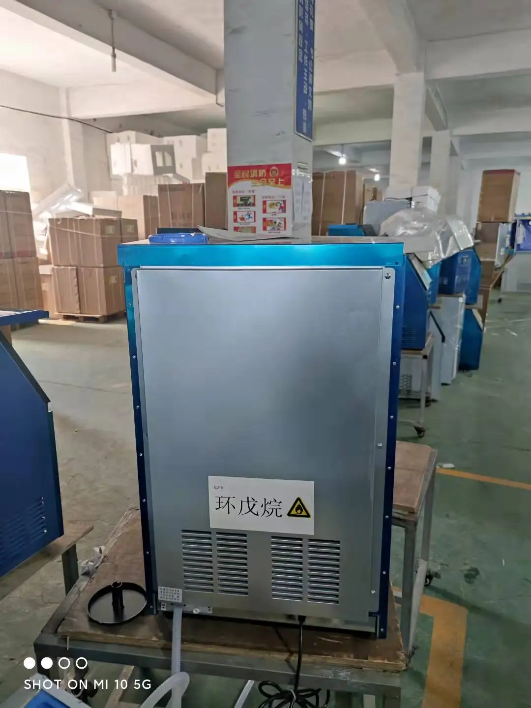 เครื่องทำน้ำแข็งสแตนเลส 120 กก. สำหรับร้านอาหาร บ้าน และธุรกิจ ราคาโรงงาน