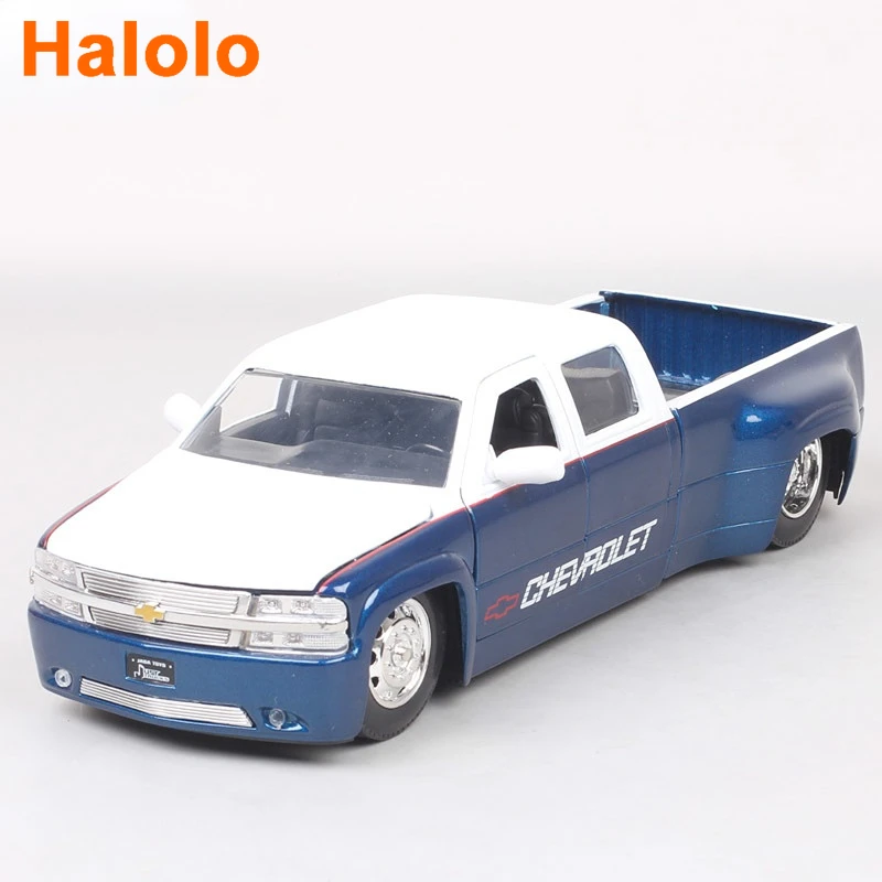 Jada 1:24 1999 Chevrolet pickup Silverado Dooley High Simulation Diecast Car Metal Alloy Model Car Toy for kids Gift Collection