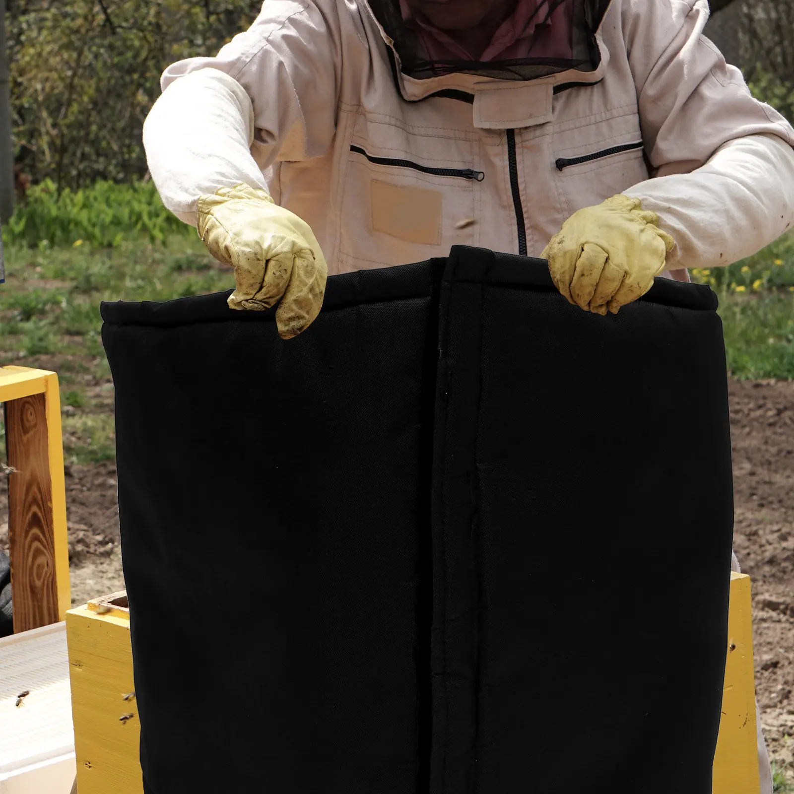 Outdoor beehive cover for beekeeper beginners to keep beehive warm, PVC coating and oxford cloth, black, 190x52x5.5cm