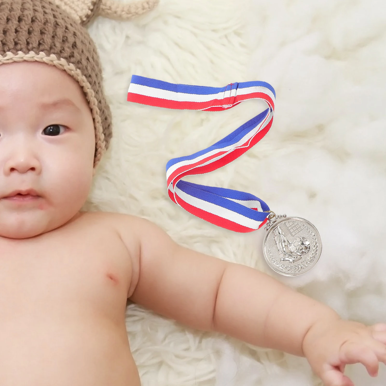 

3pcs Medals Set Football Pattern Embossed Zinc Alloy Durable Sports Awards For Kids Competition Party Favors Reward Medal First