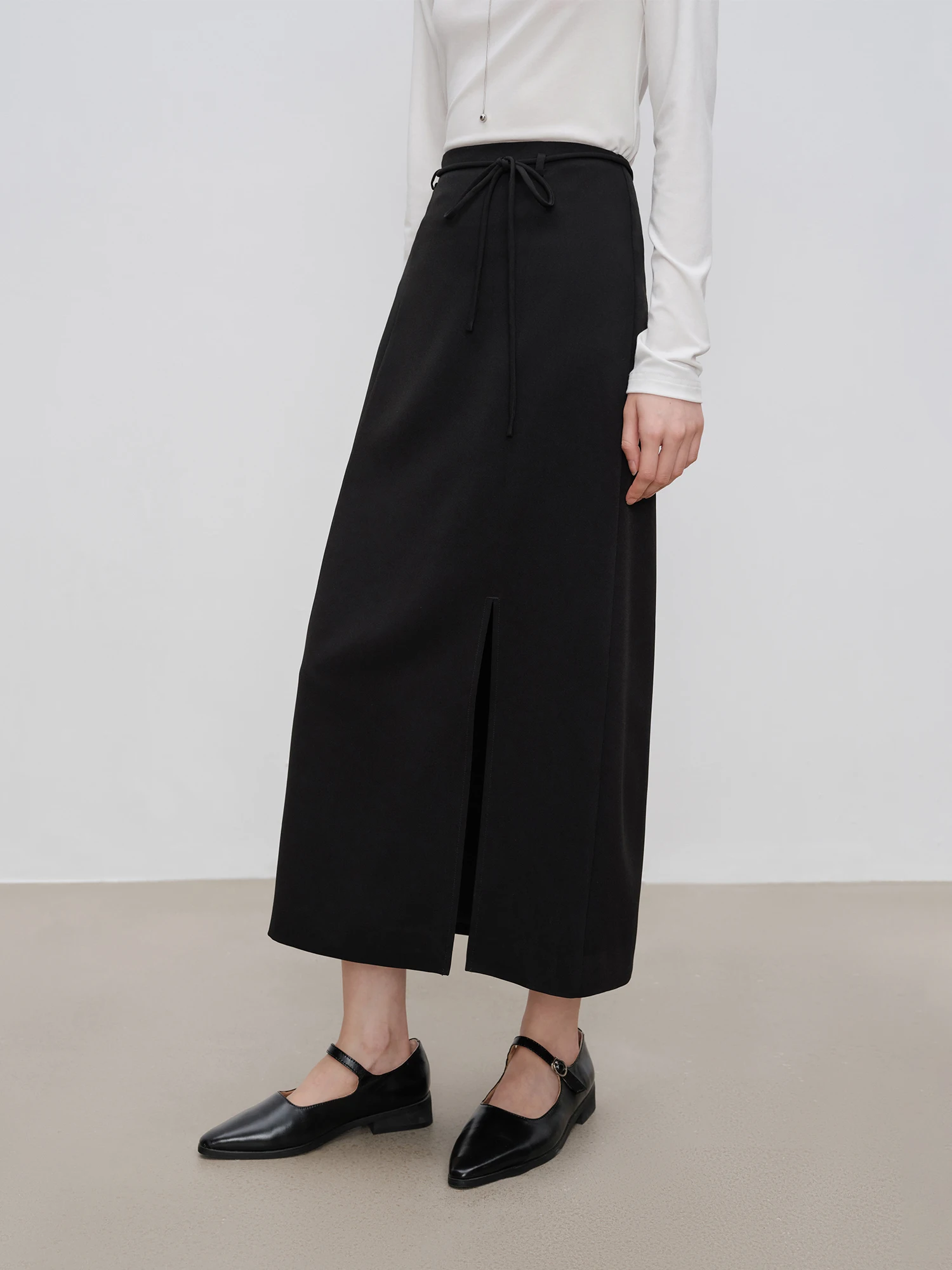 ZIQIAO High Waist Elegant A-line Long Skirt For Women 2024 Autumn New Design Black White Versatile Commuting Skirt 24ZQ93053