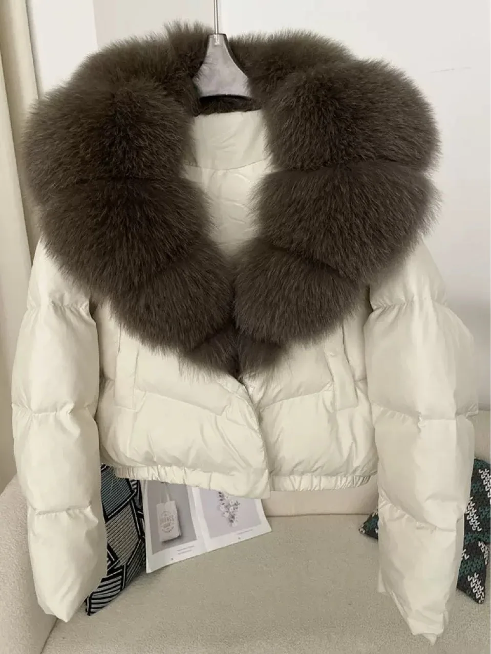 Women's Short Puffer Jacket with Large Faux Fox Fur Collar Thick Warm Down Coat Winter Loose Fit Solid Color Outerwear Fashion