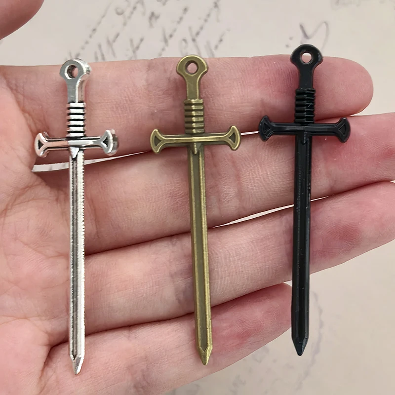 10 قطعة سبائك السيف الأسود البرونزية القديمة السحر 55x16 مللي متر أنيمي الصليب السيوف قلادة DIY بها بنفسك ل قلادة المفاتيح صنع المجوهرات
