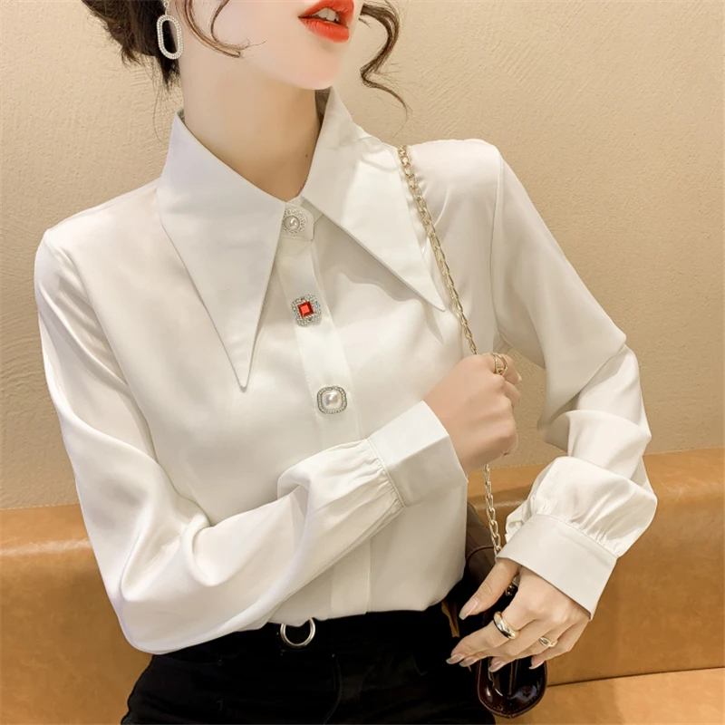 エレガントなサテンブラウス レディース ヴィンテージ 長袖 ターン ダウンカラー シャツ 韓国スタイル ルーズフィット ラペルと装飾ボタン付き