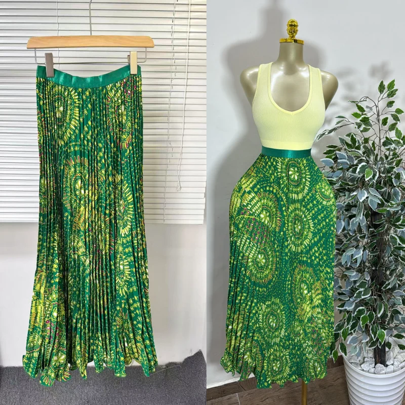Vintage Print Versatile High-Waisted Women's SkirtAMid-length pleated skirt with a large hem and drapey texture