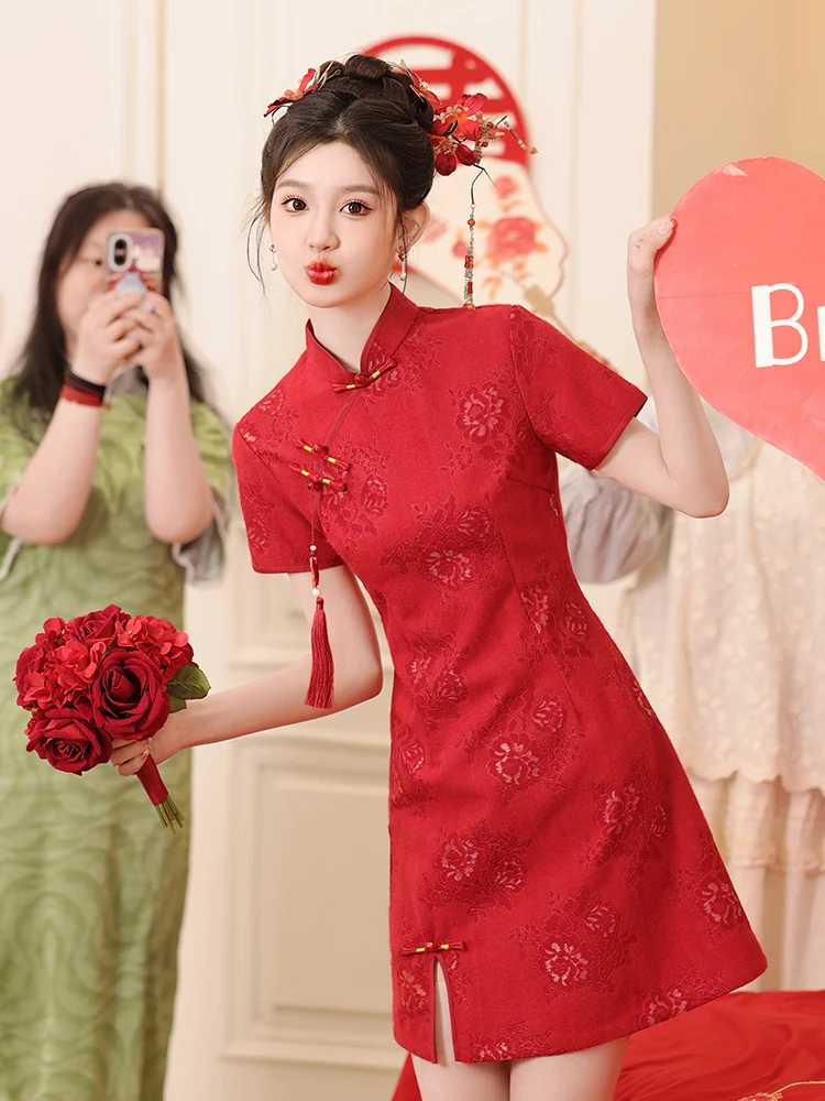 

Красное короткое ципао для молодых женщин, свадебное платье с низким разрезом, винтажный дизайн, низкая талия, А-силуэт